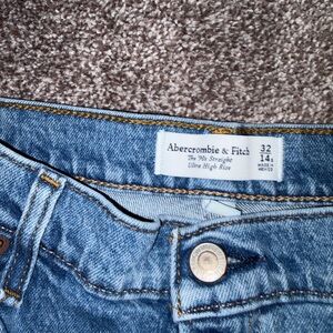 Abercrombie & Fitch 90s Straight Ultra High Rise